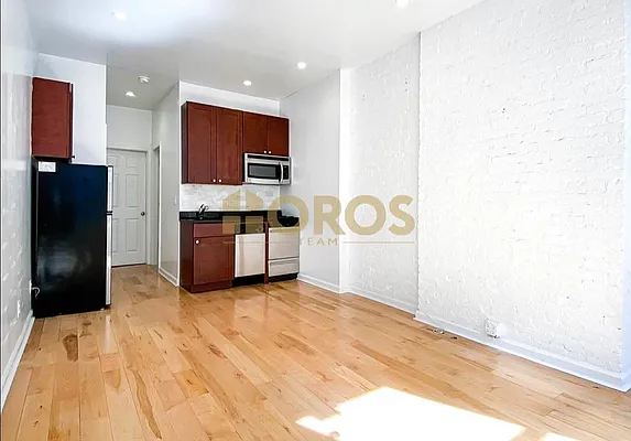 Rented by City Connections Realty | media 17