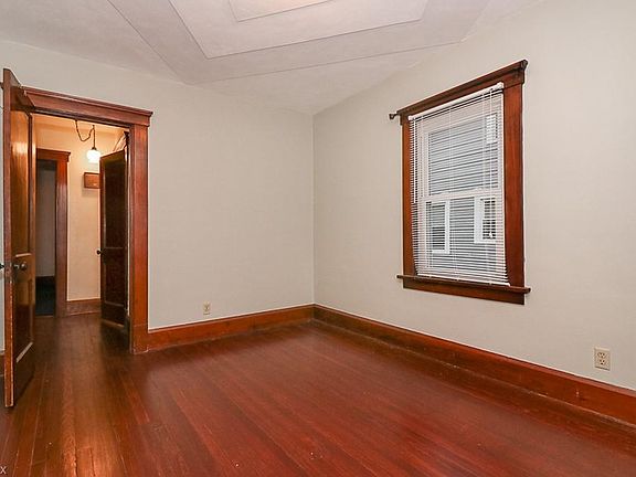5th image of 259 Harwood St