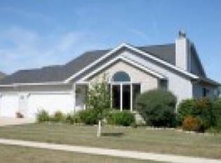 163 Lazy Lake Dr, Fall River, WI 53932