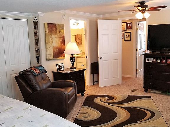 4th image of 303 Taho Cir