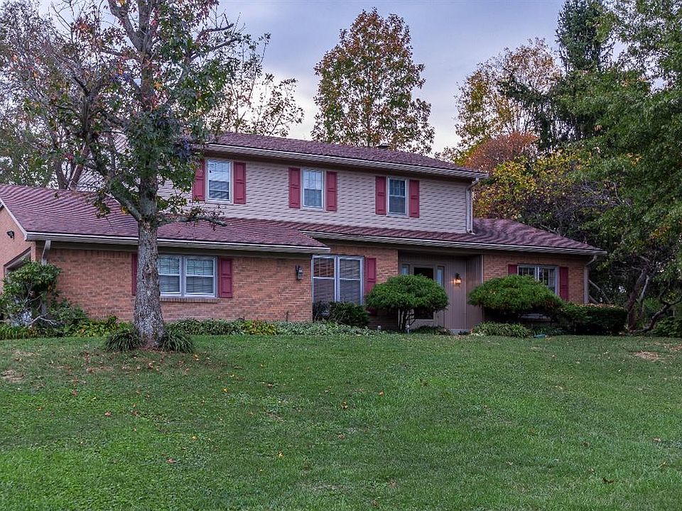 1st image of 90 Wildwood Dr