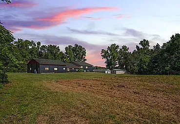 4 bed, 3390 sqft, $3,500 — Photo 2