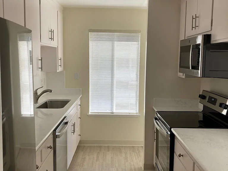 1075 S Eliseo Dr #4 — Photo 12