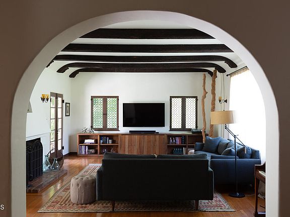 5th image of 616 E Mendocino St