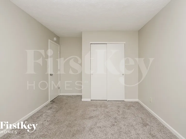 4496 Braemar Dr — Photo 15