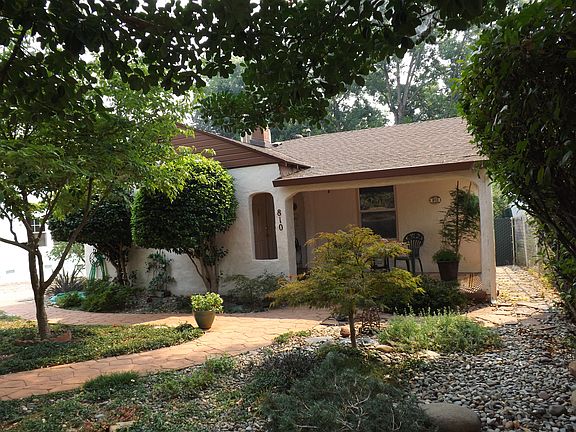 3rd image of 810 Lakeview Dr