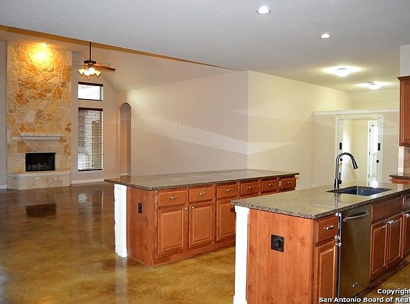 3rd image of 1135 Glen Wood Dr