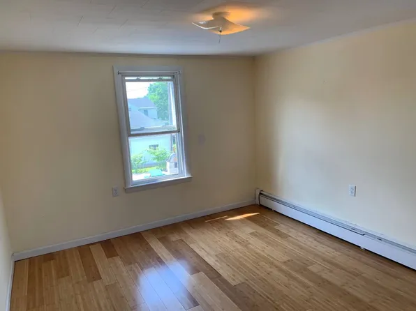 10 Leland St #A, Rockland, ME 04841