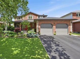 28 Bathgate Dr, Guelph, ON N1L 1A8