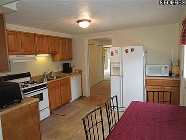 4th image of 2041 Gaylann Dr