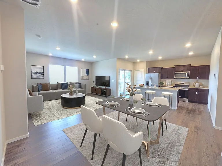 5428 E Bridgeport Ct — Photo 1