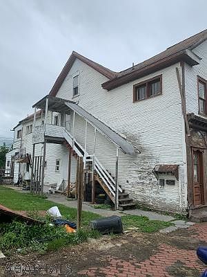 2nd image of 100 4th Ave