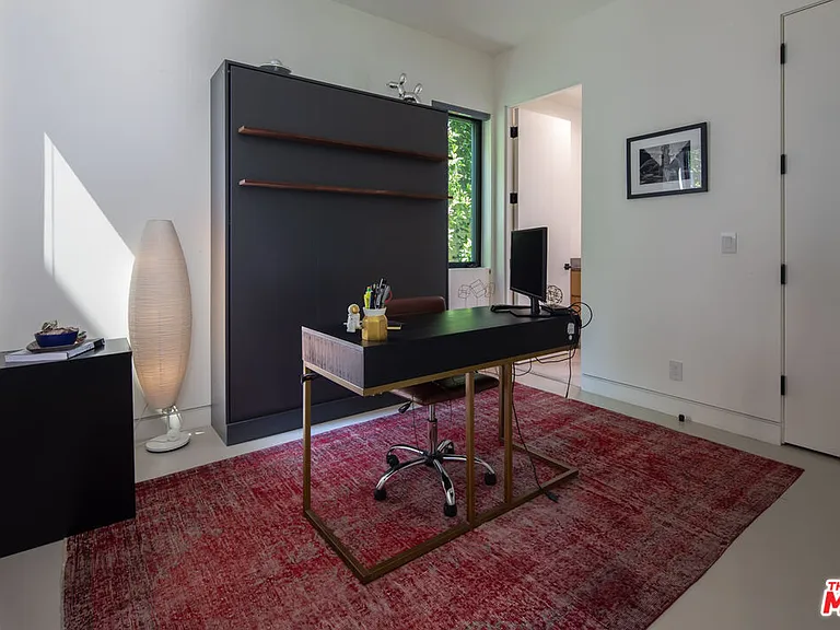 631 N Curson Ave — Photo 11