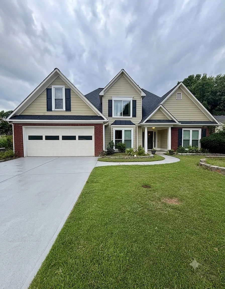 4 bed, 2.5 bath, 2370 sqft, $2,650 — Photo 1