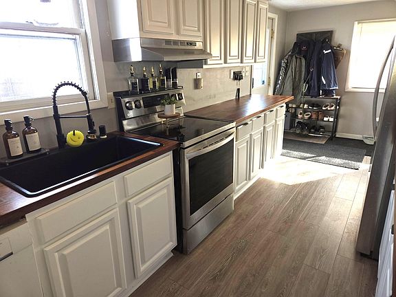 4th image of 906 Otter Ave