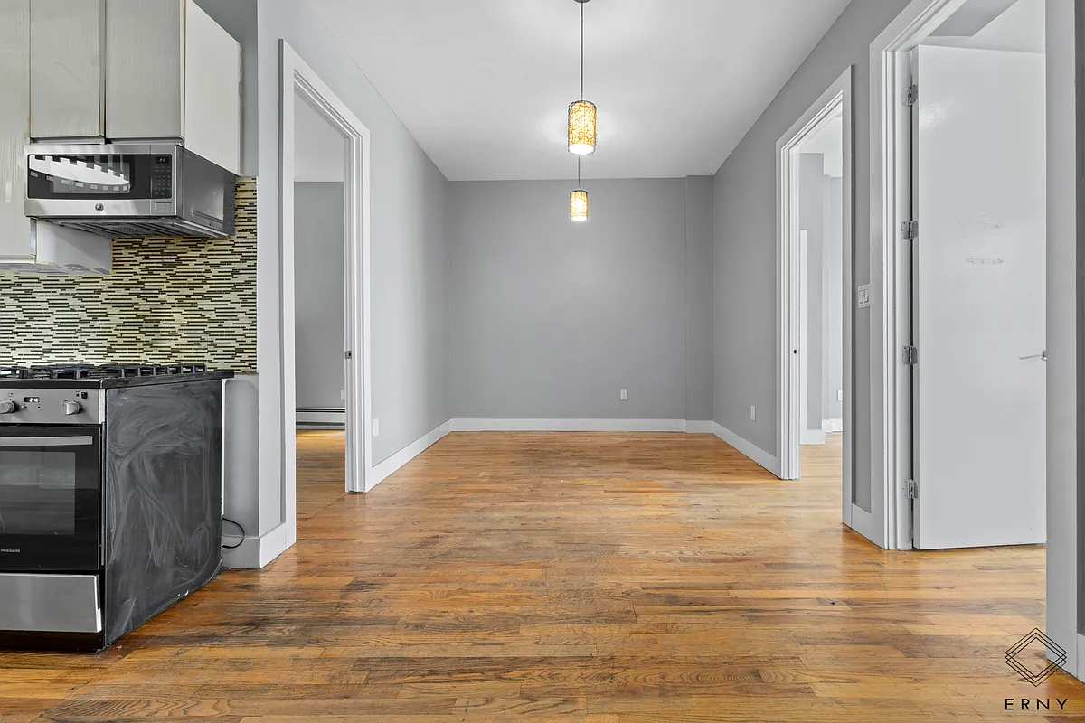 Building Photo - 1073 Bedford Ave #4C
