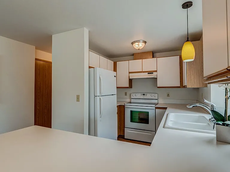 730 SE 8th Ave #D101 — Photo 3
