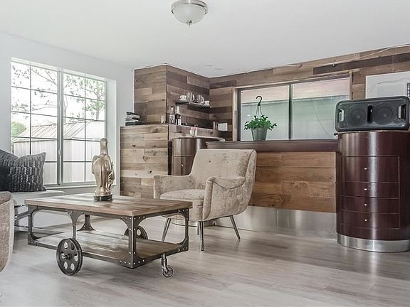 3rd image of 10389 Chadbourne Dr