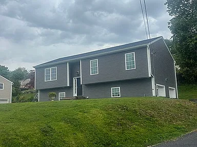 30 Lillian Ave — exterior photo