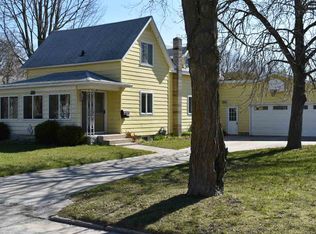 306 Burns St, Charlevoix, MI 49720