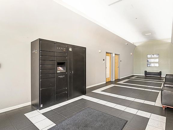 3rd image of 1511 Locust St APT 706