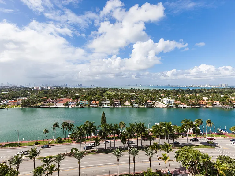 5161 Collins Ave #1718 — Photo 8