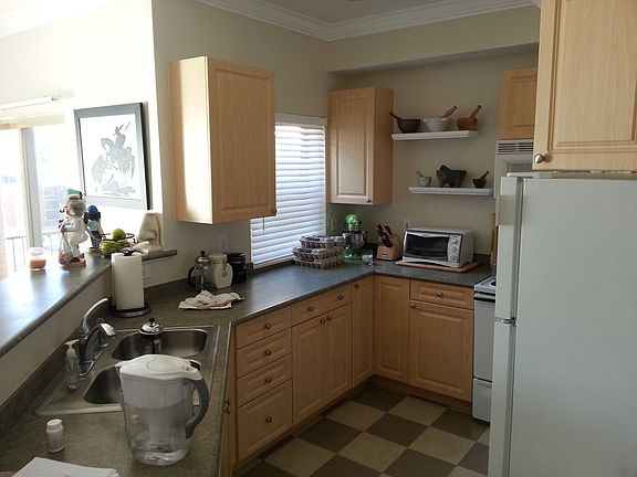 2nd image of 2820 Eden Ave Unit 8B