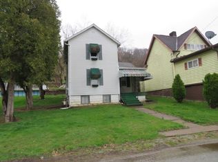 410 N 2nd St, South Huntingdon, PA 15089