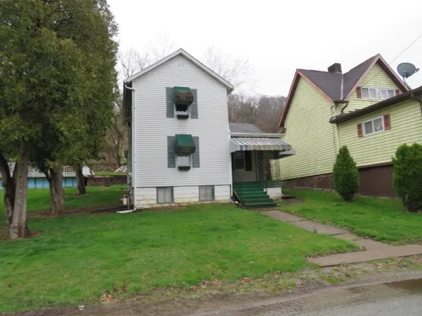 410 N 2nd St, South Huntingdon, PA 15089