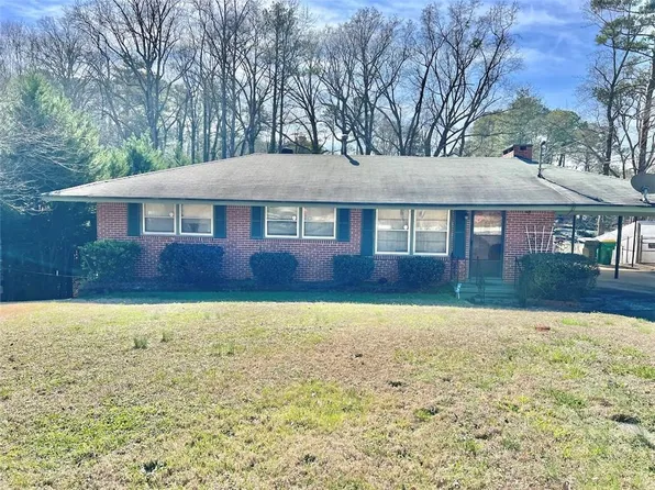 651 Valley View Dr, Forest Park, GA 30297