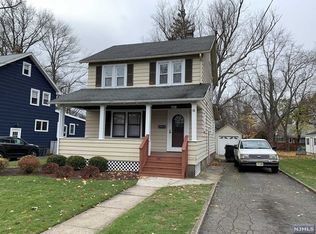 10 Smith St, Waldwick, NJ 07463