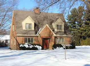 1881 Sherwood Dr, Beloit, WI 53511