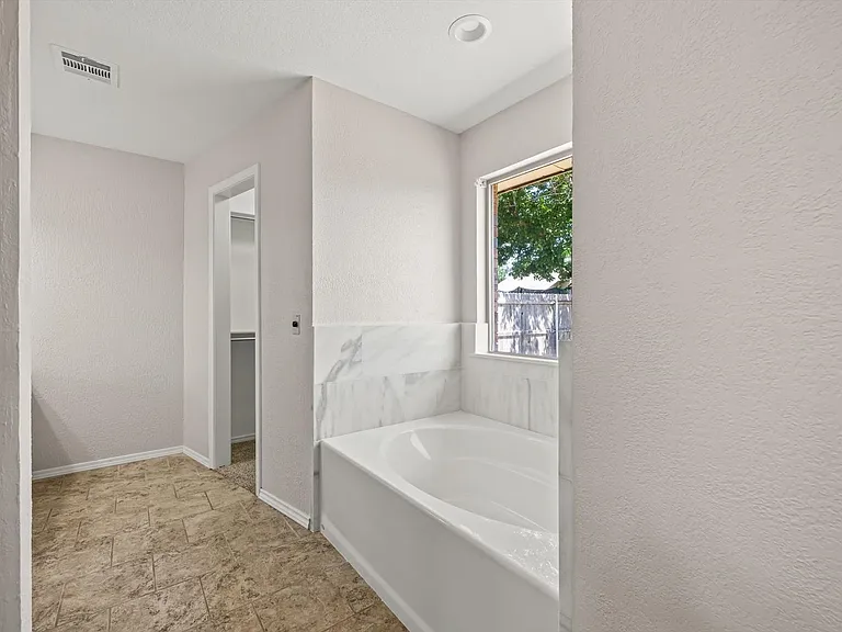 7717 Doris Dr — Photo 17