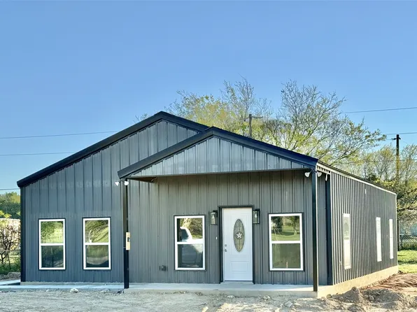 200 Lois Cir, Granbury, TX 76049