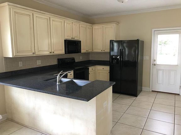 4th image of 136 Laurelwood Ct