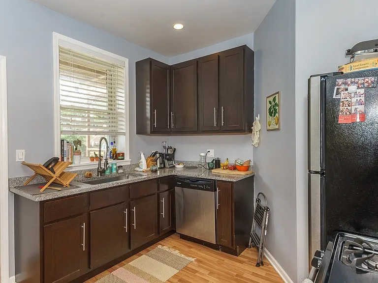 1844 N Whipple St #2F — Photo 8