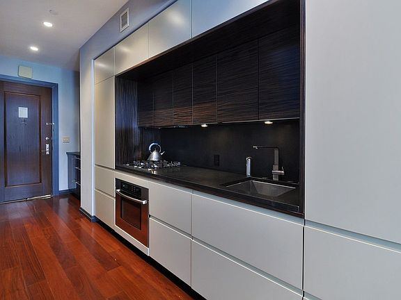 3rd image of 55 Wall St APT 620