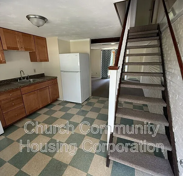 169 Conanicus Ave #3 — Photo 3