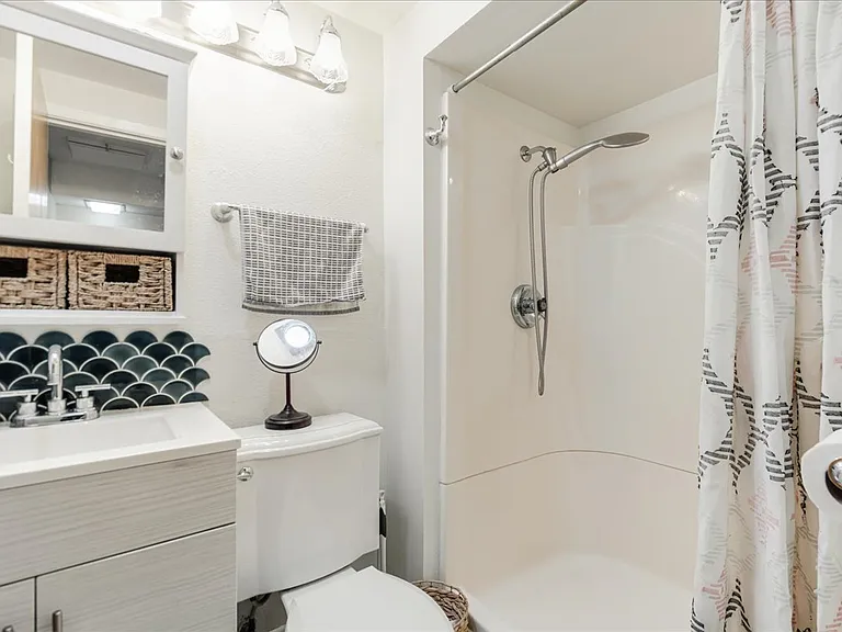 6935 SW Taylors Ferry Rd — Photo 33