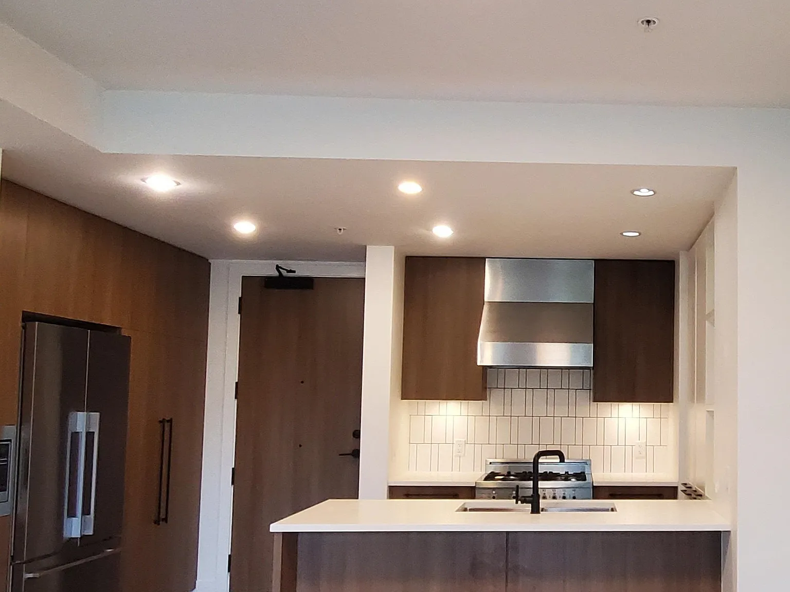2 bed, 836 sqft, $2,900 — Photo 3