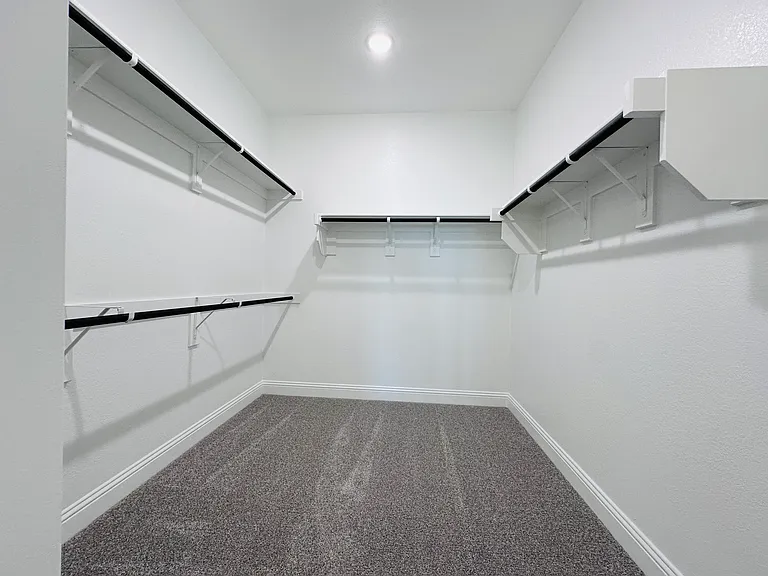 7017 Sunset Blvd — Photo 25
