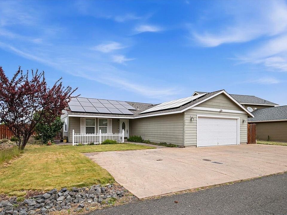 1st image of 512 SE Ponderosa Dr