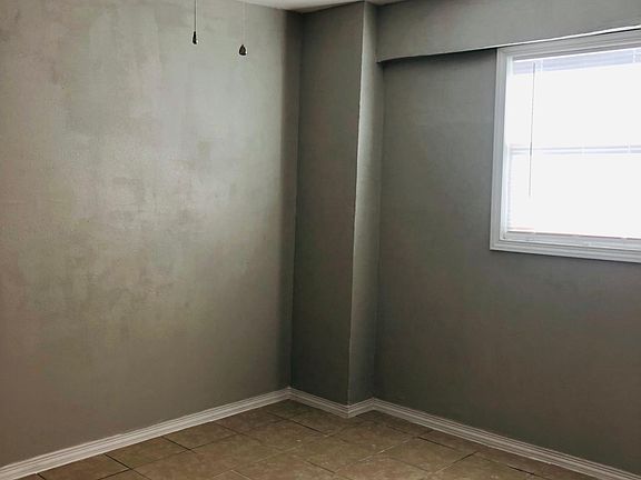 3rd image of 3400 Idalia Ave #C