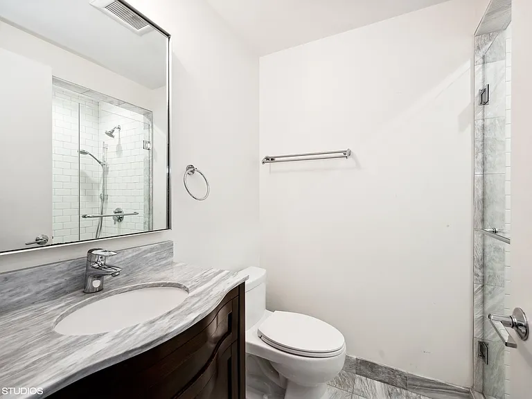 1600 S Jefferson St #302 — Photo 11