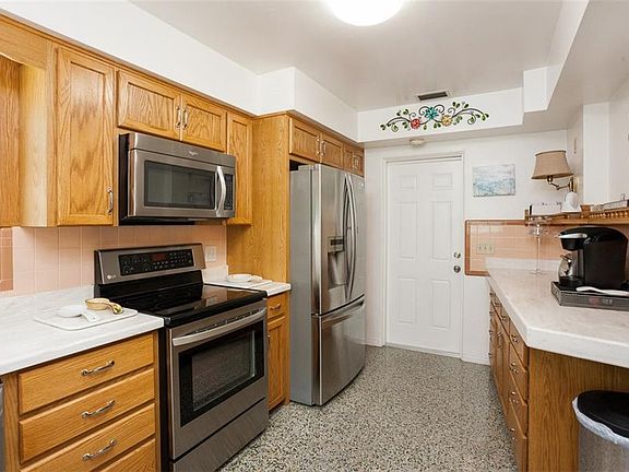 3rd image of 6201 6th Ave S