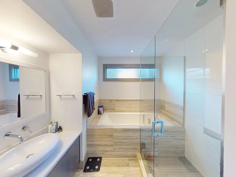 550 19th Ave SW — Photo 15