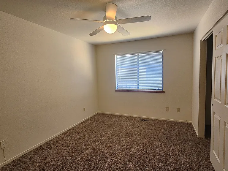 1007 Shadow Ln — Photo 25