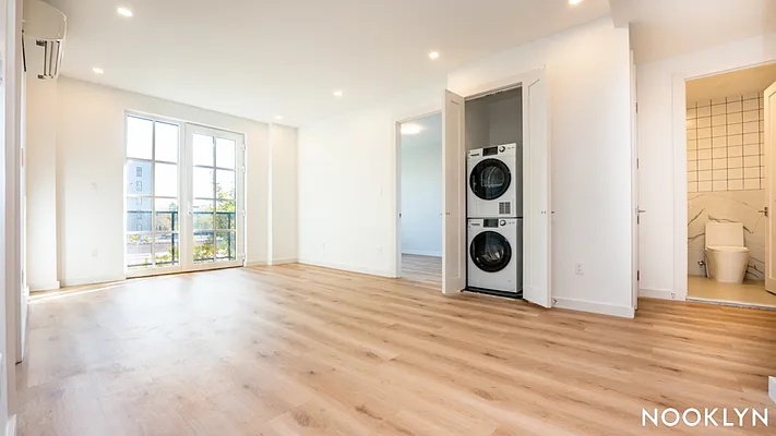 Rented by Nooklyn NYC LLC | media 180