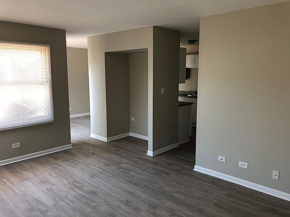 4th image of 1772 Queensbury Cir