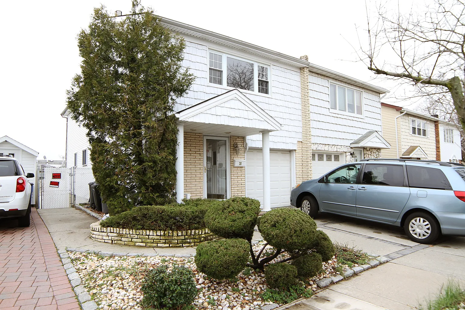 26 Berry Ave W photo 1